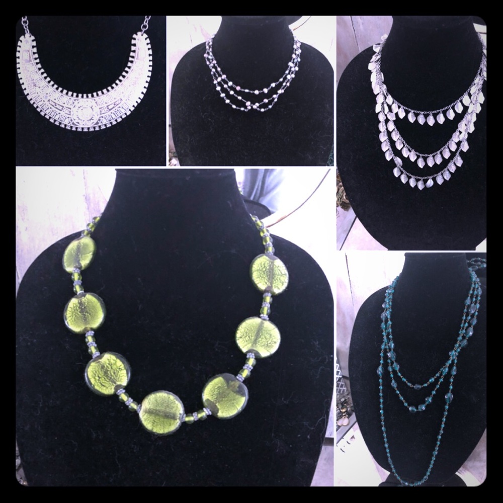 Lot of fashion necklaces. FREE with purchase over 30$